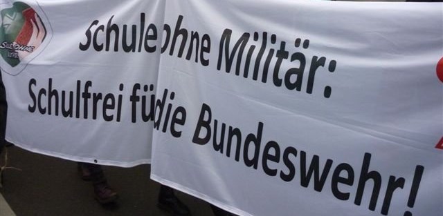 Schule ohne Militär | CC BY 2.0 Aktion Freiheit statt Angst via flickr