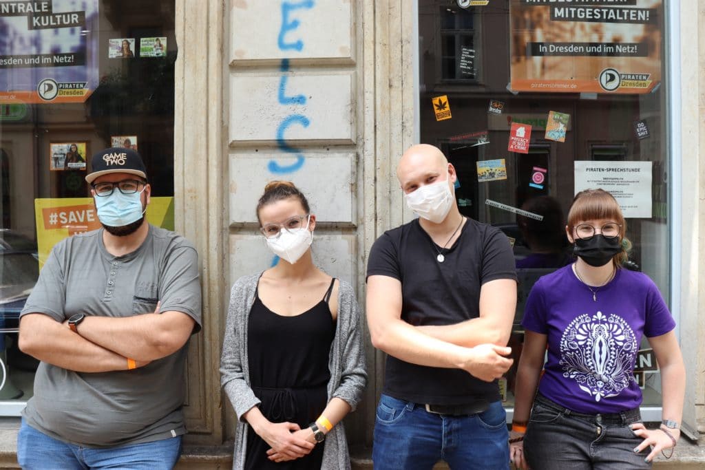 Vier der fünf neuen Vorstandsmitglieder. Von Links nach rechts: Steve König, Anne Herpertz, Jaro Bertelsmann und Stephanie Henkel